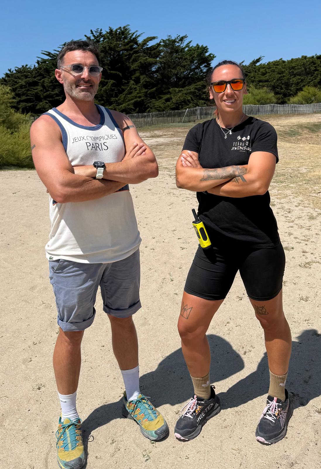 Émilie et Pierre, fondateurs de Terre Mer Aventure, sur la plage de Penthièvre